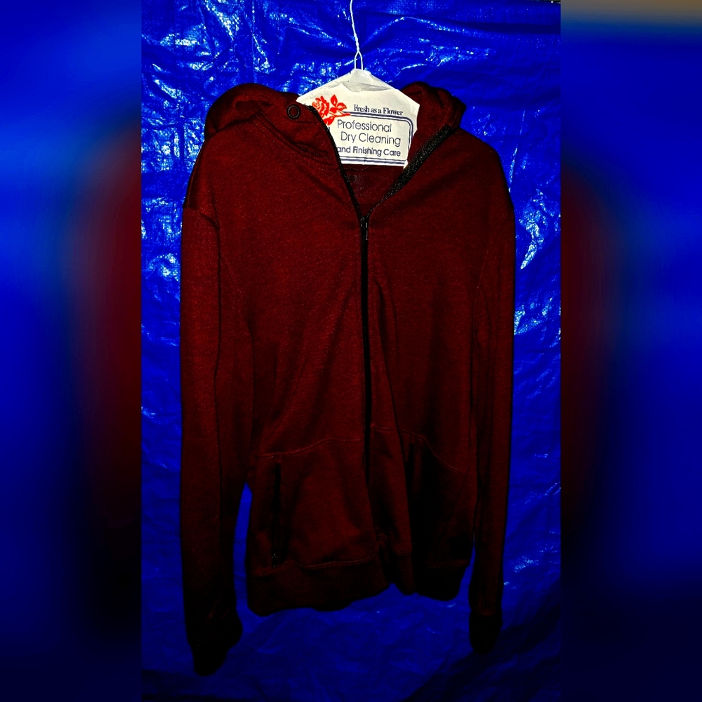 AERO POSTALE Red Hoodie with Zipper SIZE XL.